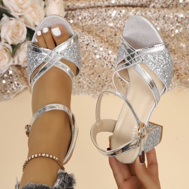 Women Shoes Model - Sandálias Femininas de Salto Bloco Douradas