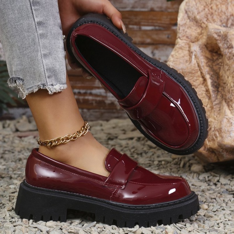 Patent Leather Pump - Couro de patente med salto mocassins