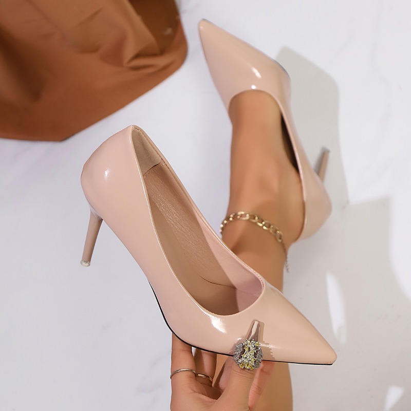 Sapatos de Salto Alto em Couro - Patent Leather Pump avaliação e preço