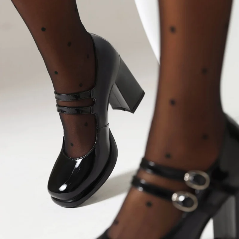 Bombas de couro de fivela dupl - Patent Leather Pump avaliação e preço