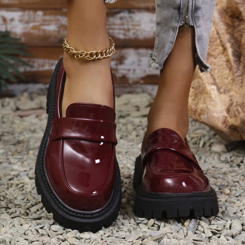Couro de patente med salto moc - Patent Leather Pump avaliação e preço