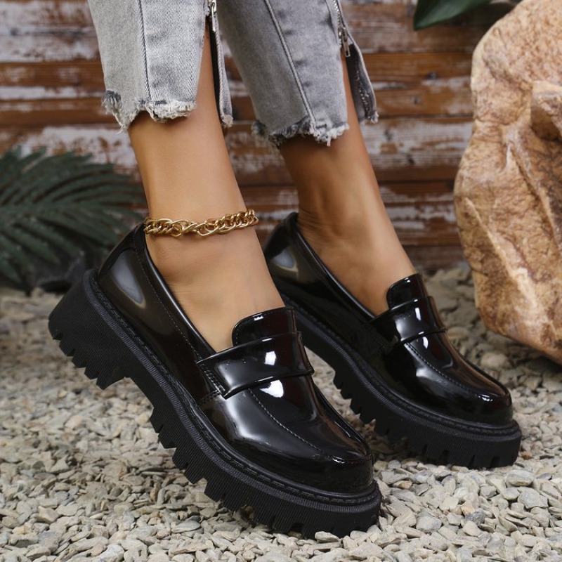 Couro de patente med salto moc - Patent Leather Pump avaliação e preço