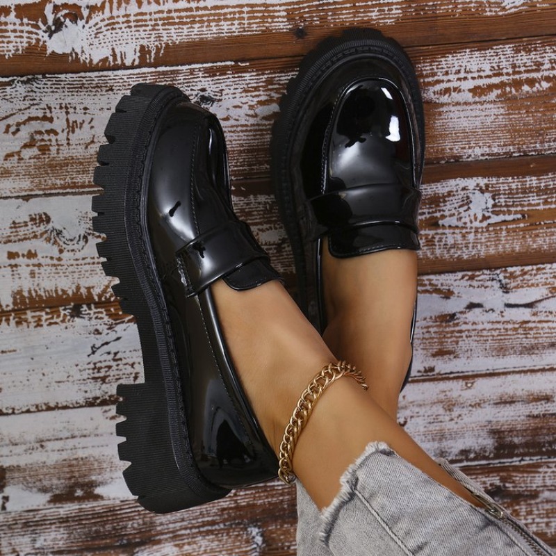 Couro de patente med salto moc - Patent Leather Pump avaliação e preço