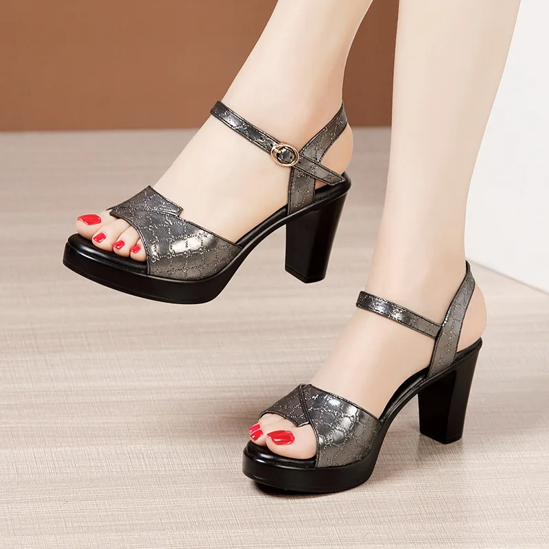 Sandálias Femininas de Salto B - Women Shoes Model avaliação e preço